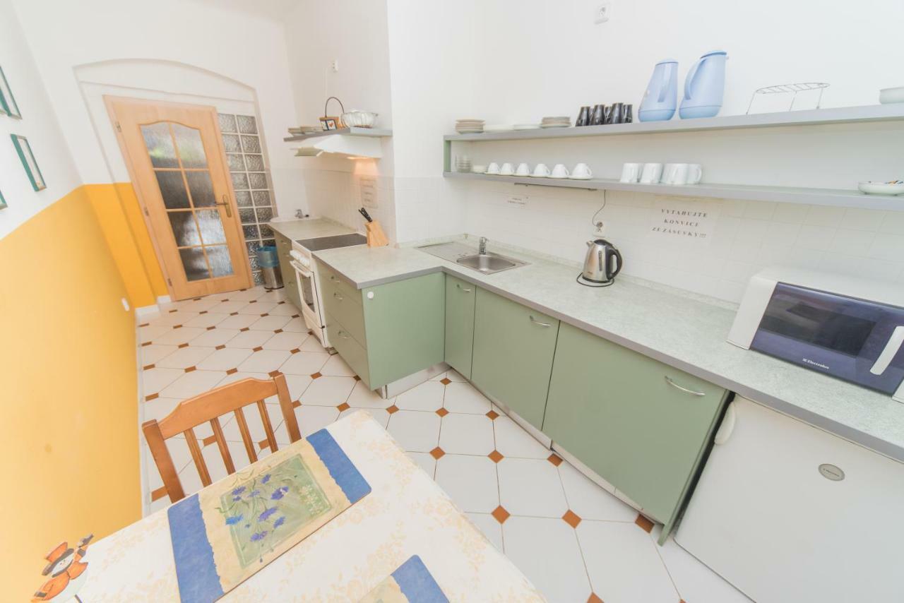 Pension U Kostela Cesky Brod Exterior photo