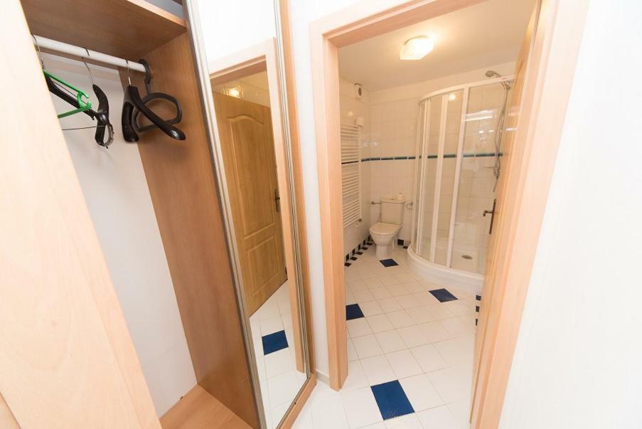 Pension U Kostela Cesky Brod Exterior photo