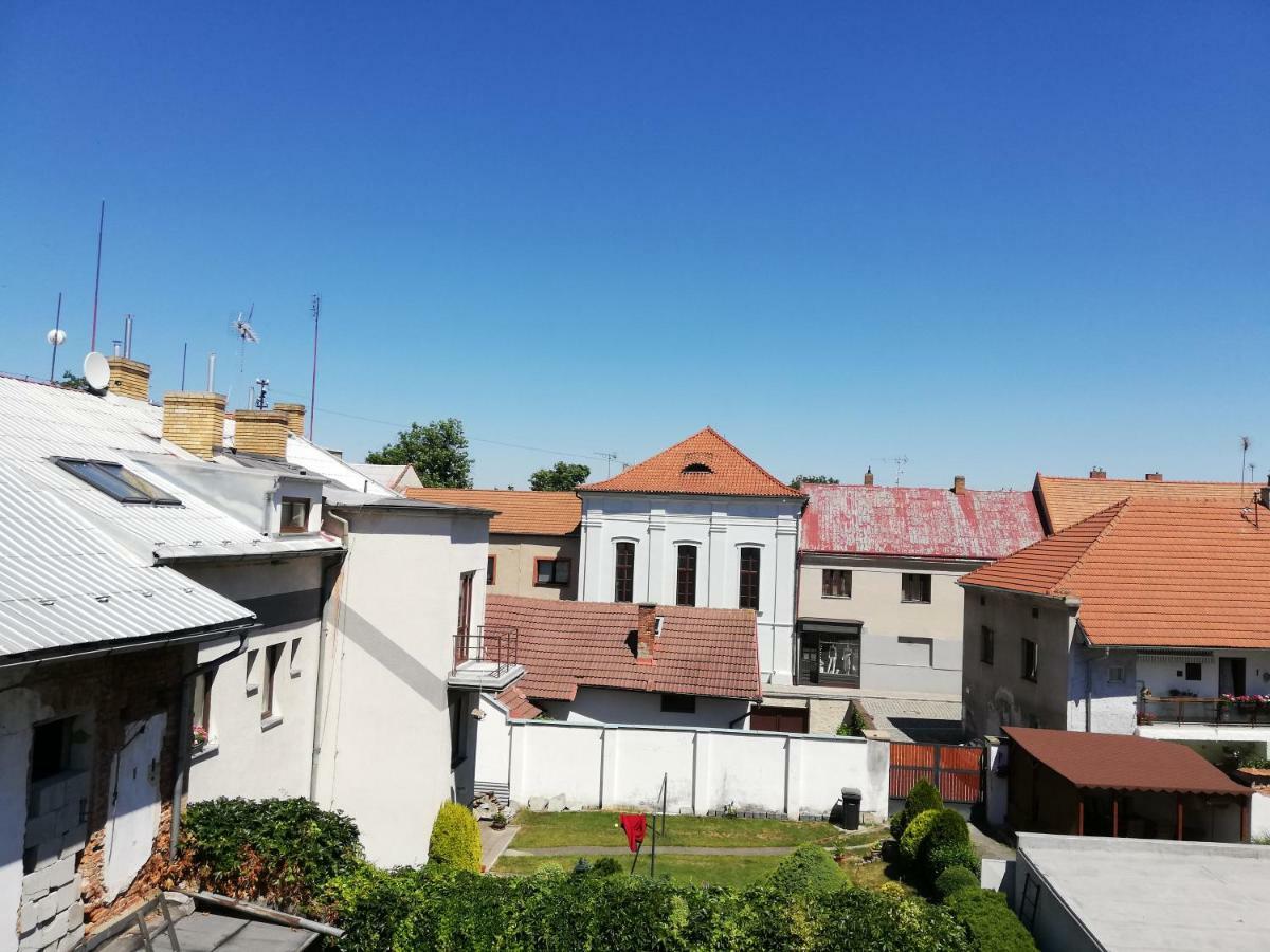 Pension U Kostela Cesky Brod Exterior photo